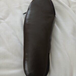 men sliders with zipped case